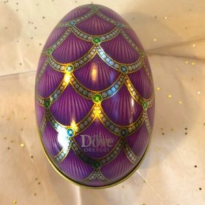 Dove Chocolate Egg Tin 🍫🥚